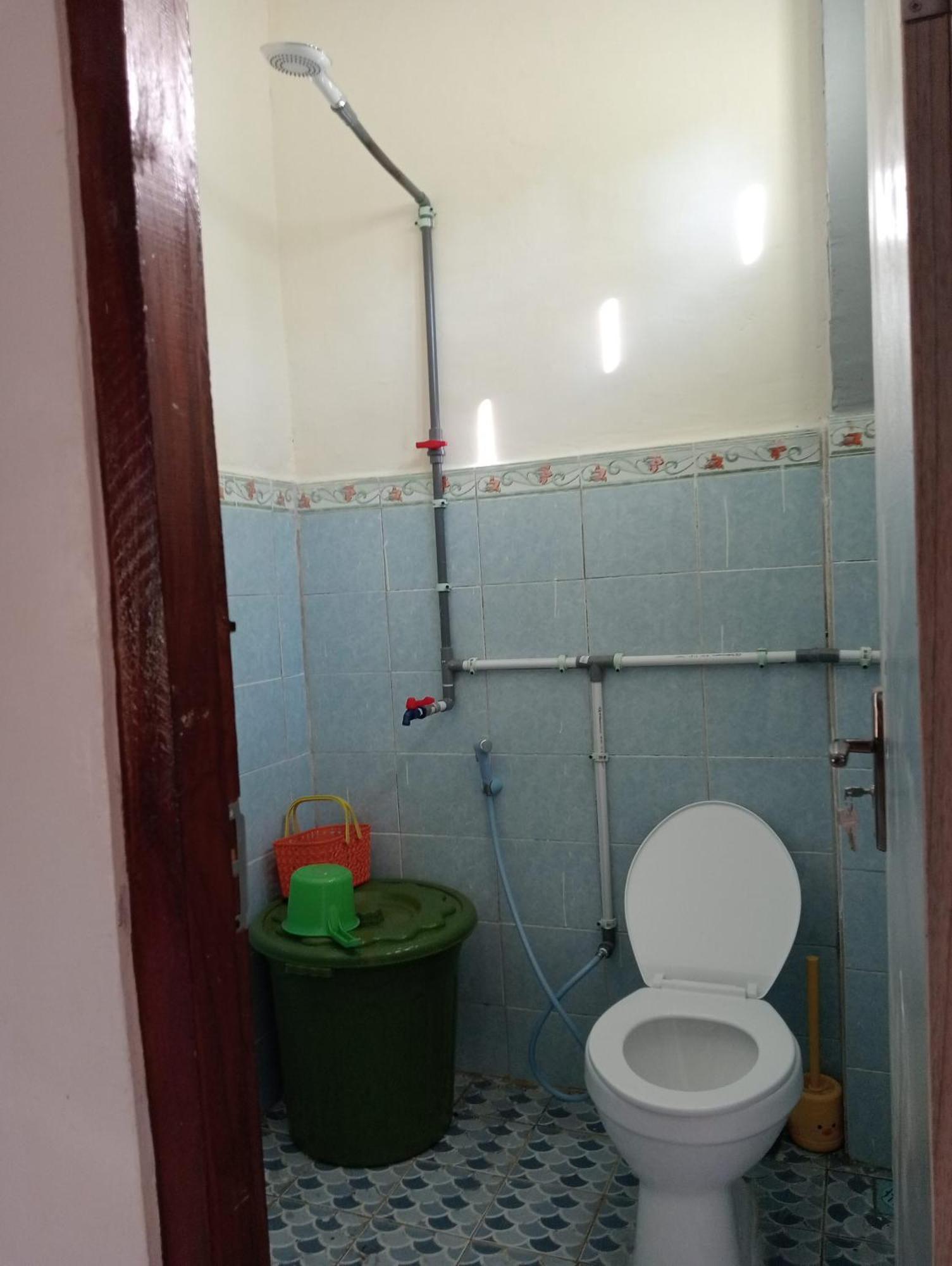 Yusilver Guest House Labuan Bajo Kültér fotó