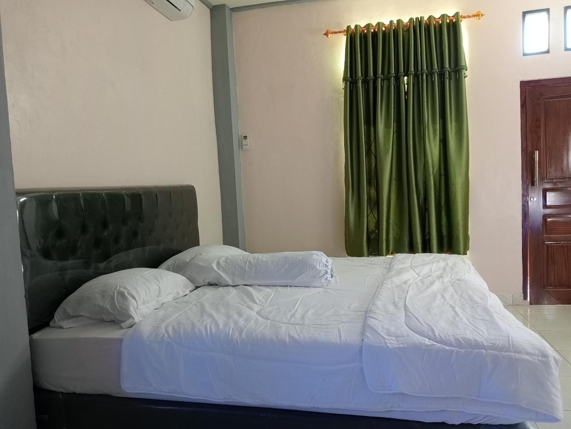 Yusilver Guest House Labuan Bajo Kültér fotó