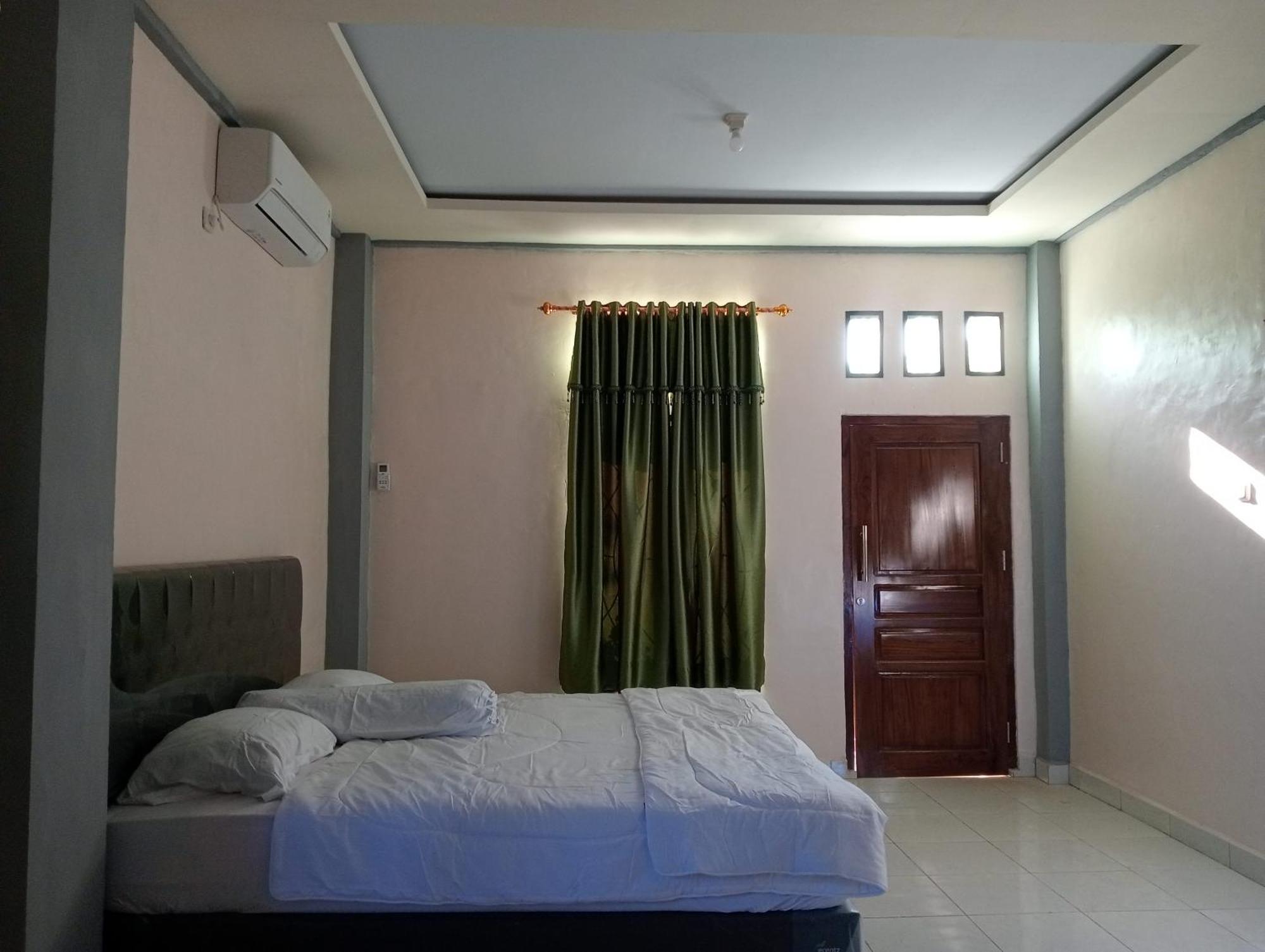 Yusilver Guest House Labuan Bajo Kültér fotó