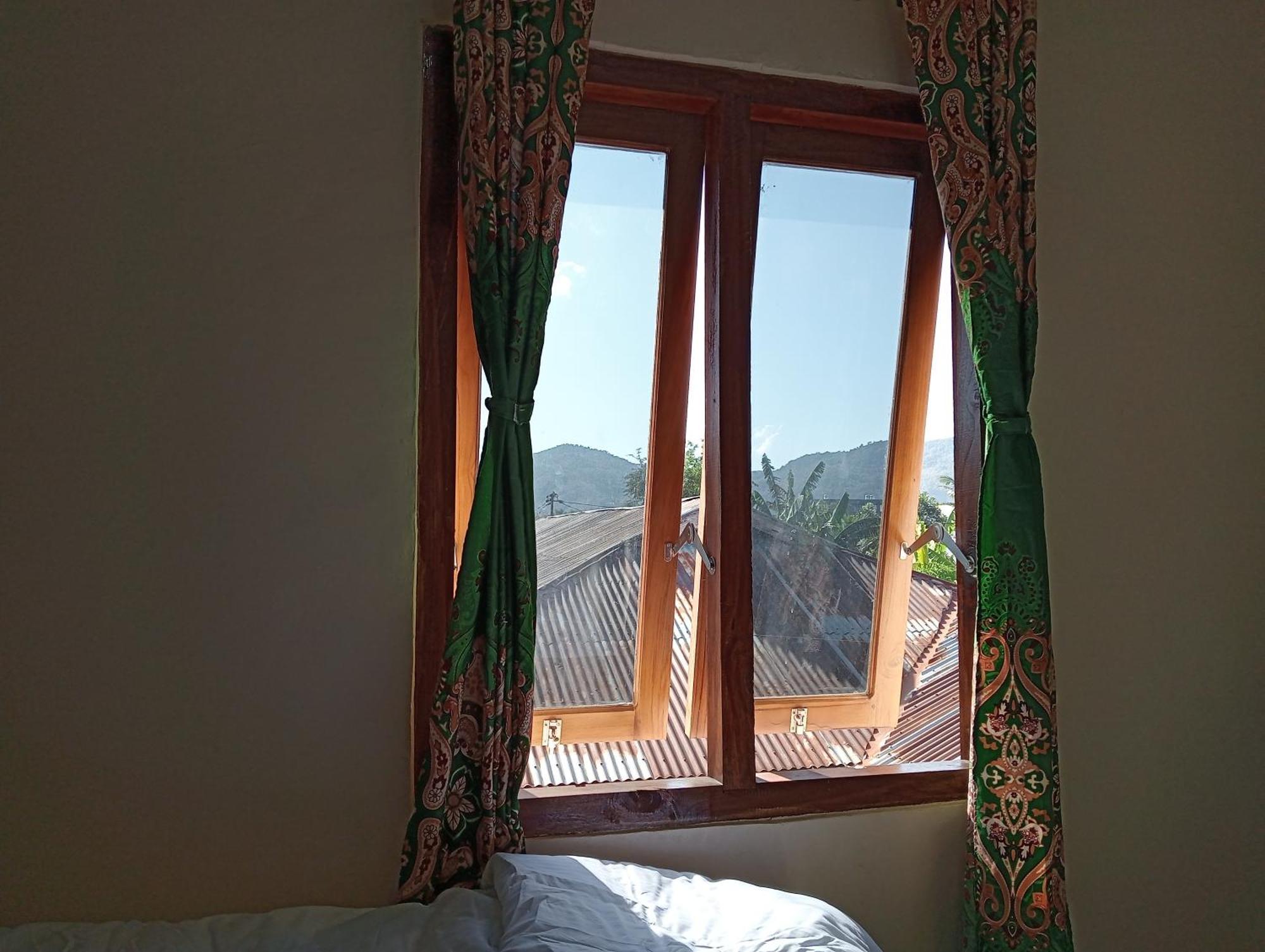 Yusilver Guest House Labuan Bajo Kültér fotó