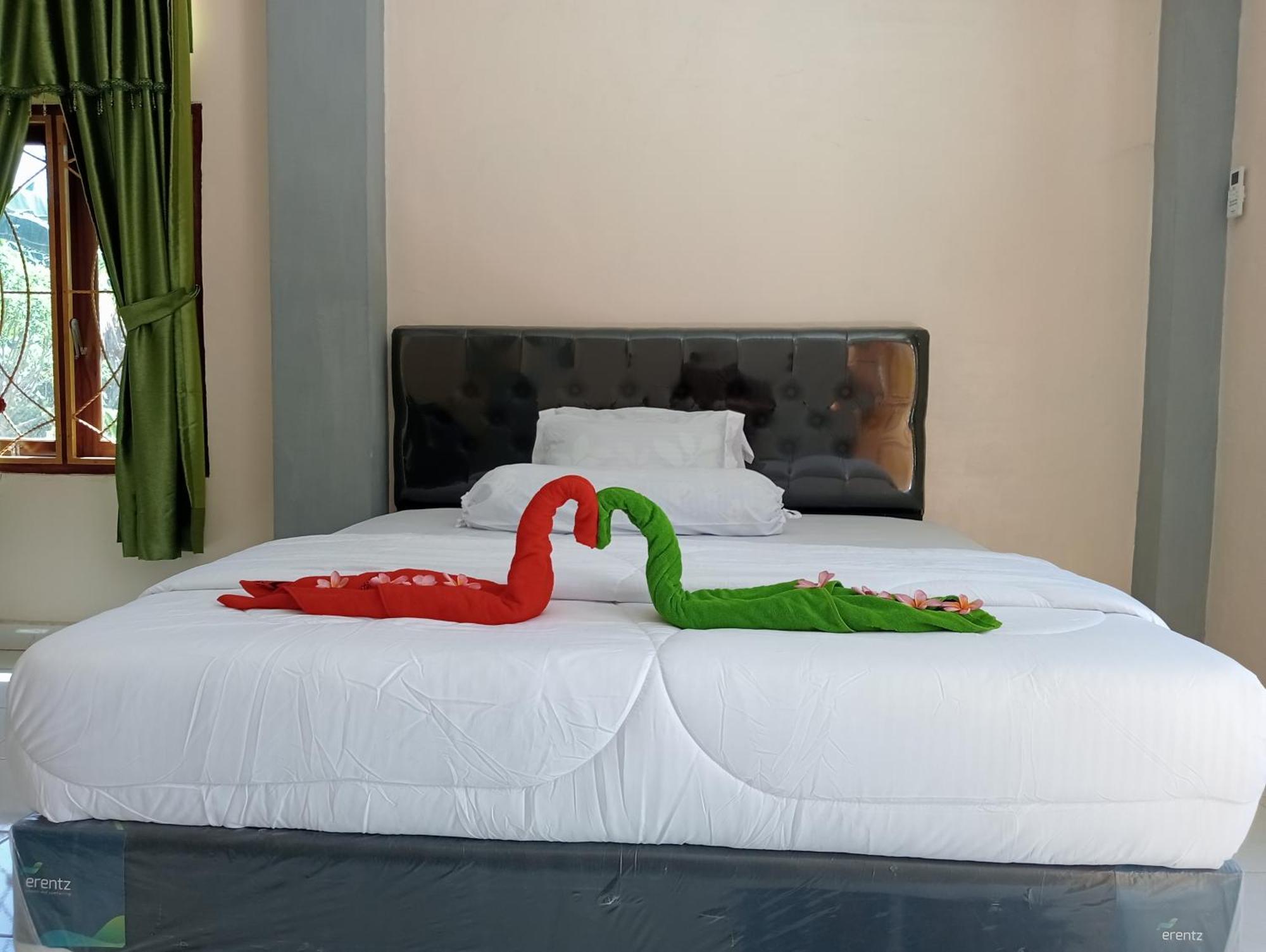 Yusilver Guest House Labuan Bajo Kültér fotó