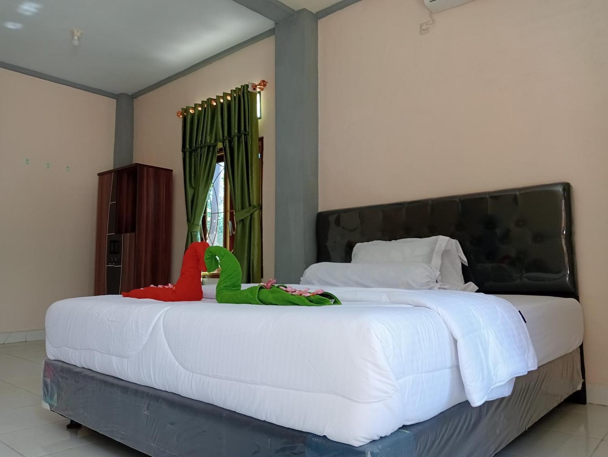 Yusilver Guest House Labuan Bajo Kültér fotó