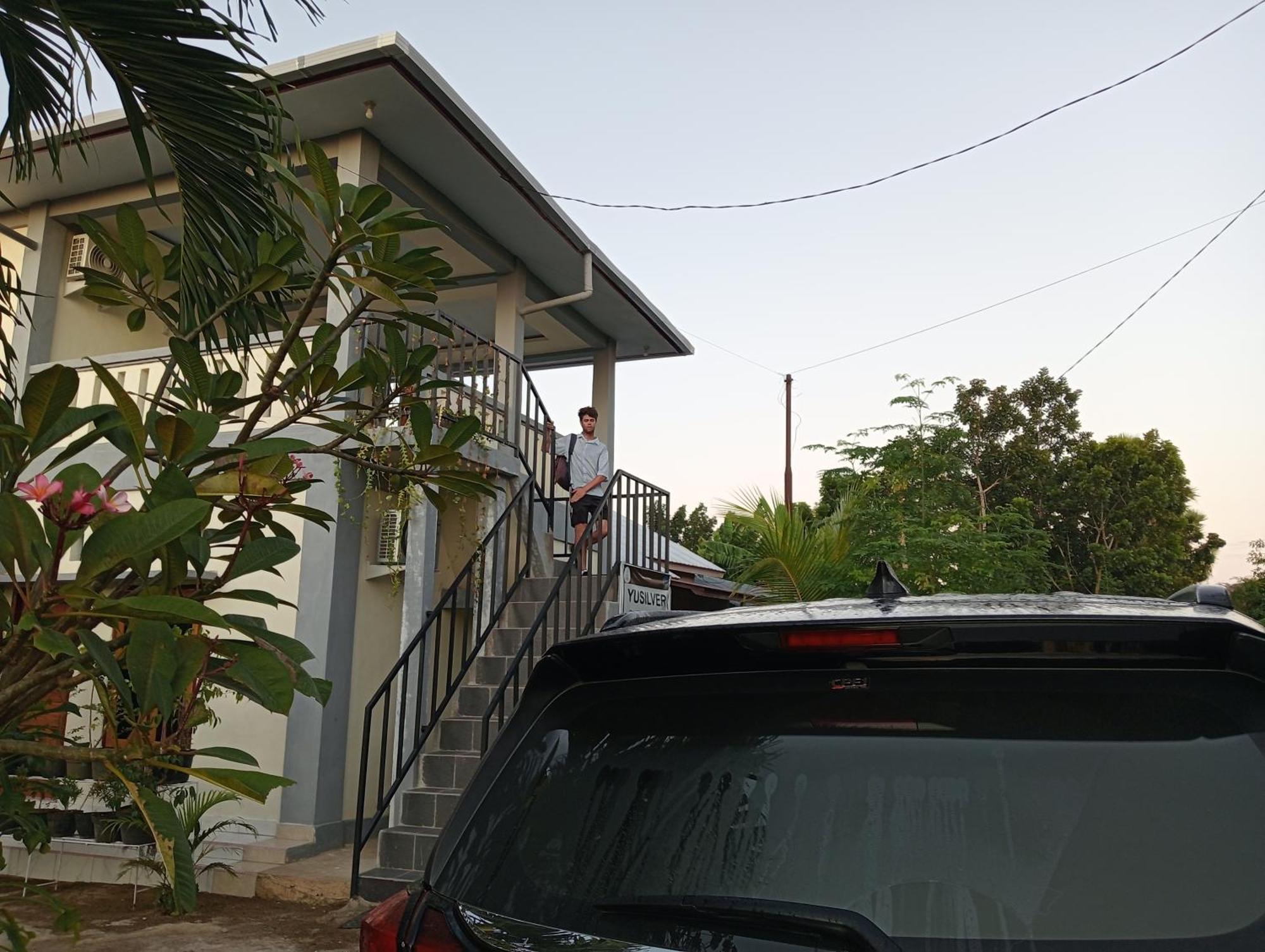 Yusilver Guest House Labuan Bajo Kültér fotó